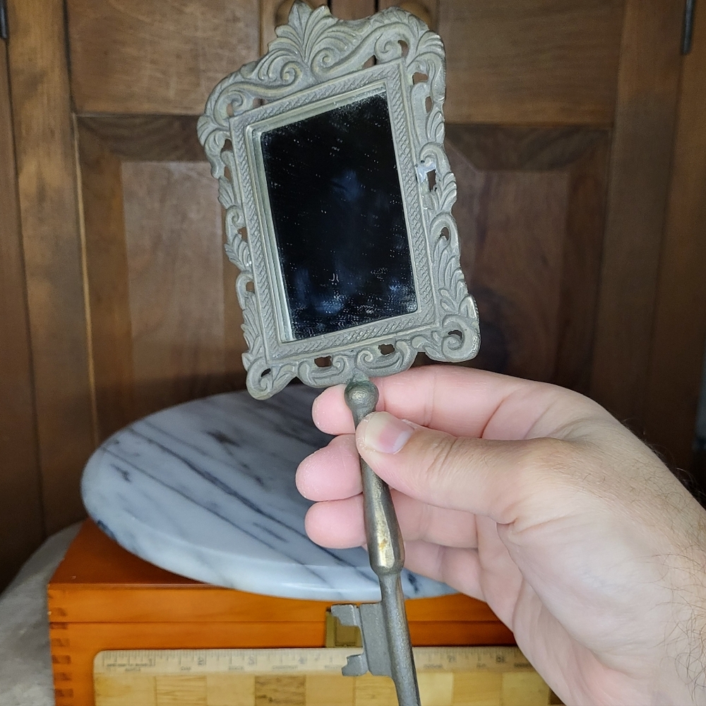 Vintage Ornate Handheld Mirror with Key Handle - Picture 4 of 13